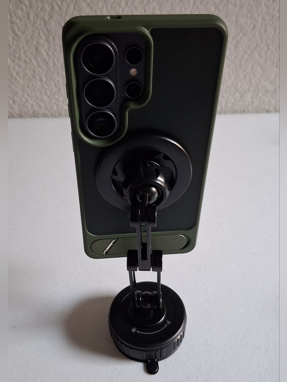 Adjustable and Rotating 360 Magnetic Suction Phone Mount - Picture 4 of 11